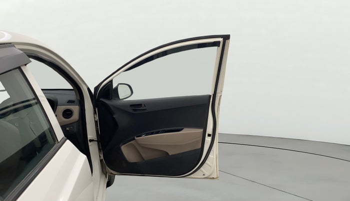 2015 Hyundai Grand i10 MAGNA 1.2 KAPPA VTVT, CNG, Manual, 1,13,214 km, RHS Front Door