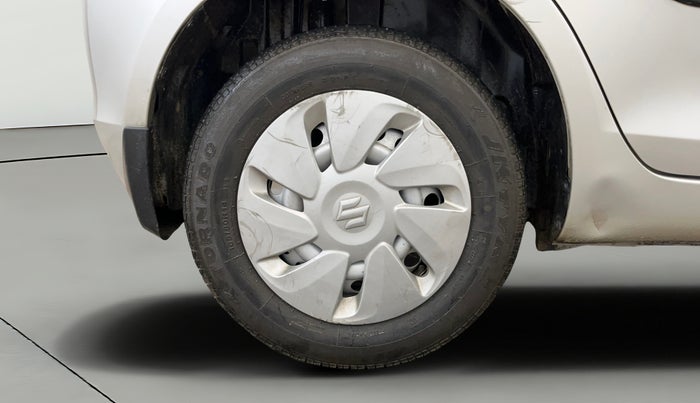 2014 Maruti Swift LXI (O), Petrol, Manual, 67,208 km, Right Rear Wheel