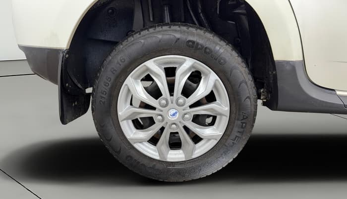 2016 Renault Duster RXE PETROL, Petrol, Manual, 49,565 km, Right Rear Wheel
