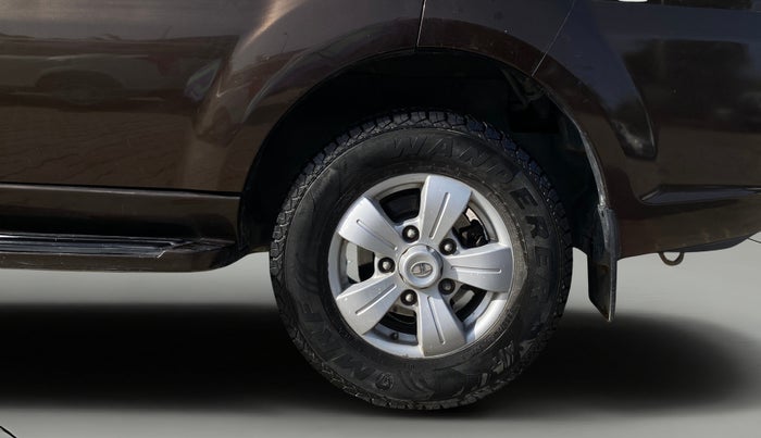2013 Tata Safari Storme 2.2 VX 4X2, Diesel, Manual, 1,06,044 km, Left Rear Wheel