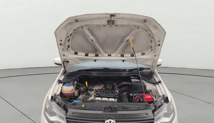 2014 Volkswagen Polo HIGHLINE1.2L, Petrol, Manual, 55,473 km, Open Bonet