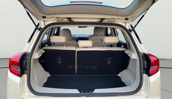 2023 Mahindra XUV300 W8 (O) 1.2 PETROL, Petrol, Manual, 30,905 km, Boot Open Zoomed View