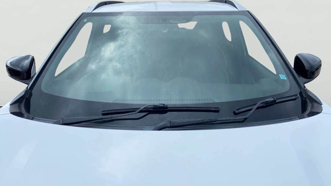 2022 Nissan MAGNITE XV PREMIUM TURBO CVT, Petrol, Automatic, 52,737 km, Front Windshield