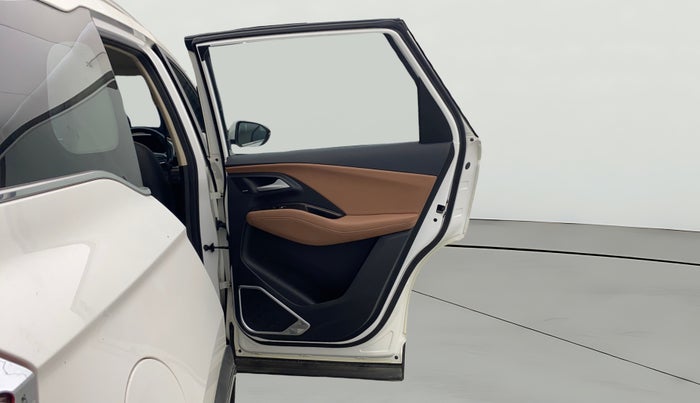 2023 MG HECTOR PLUS SAVVY PRO 1.5 TURBO CVT 6 STR, Petrol, Automatic, 36,596 km, RHS Rear Door