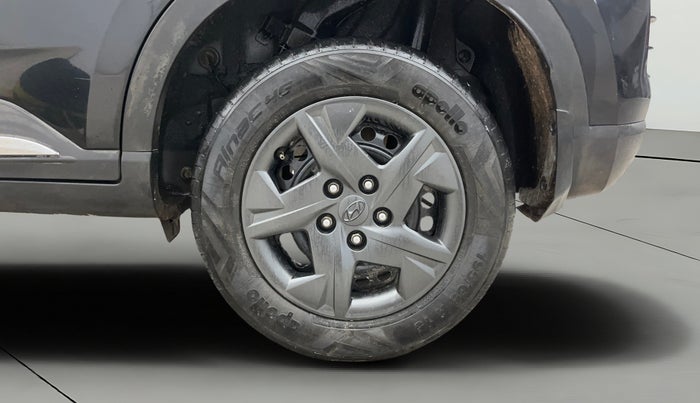 2023 Hyundai VENUE S 1.2, Petrol, Manual, 30,571 km, Left Rear Wheel