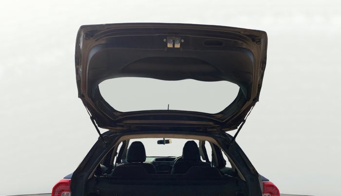 2017 Honda WR-V 1.2L I-VTEC VX MT, CNG, Manual, 1,41,352 km, Boot Door Open