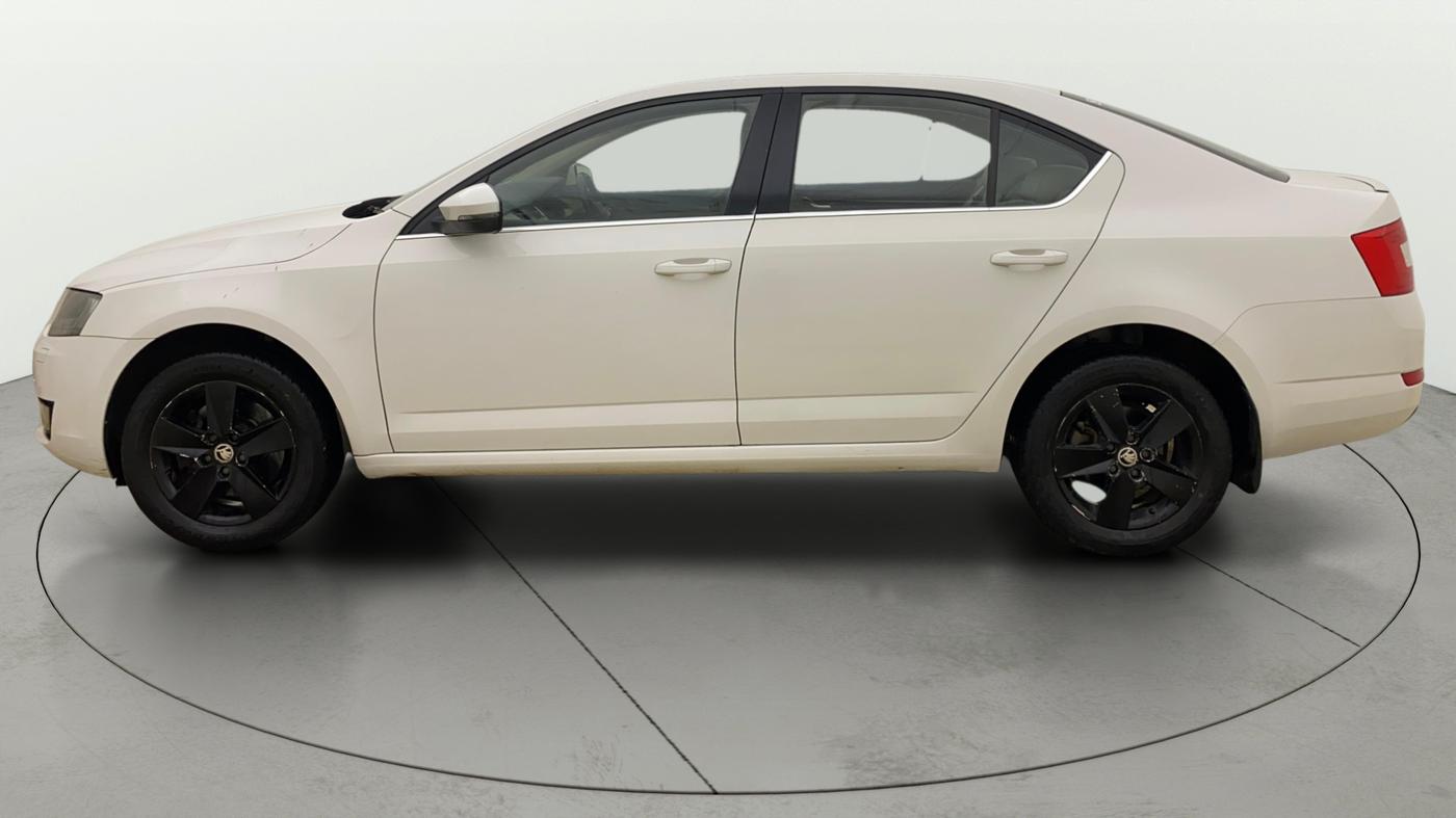 2017 Skoda Octavia AMBITION PLUS AT 1.8 TSI, Petrol, Automatic, 64,017 km, Left Side