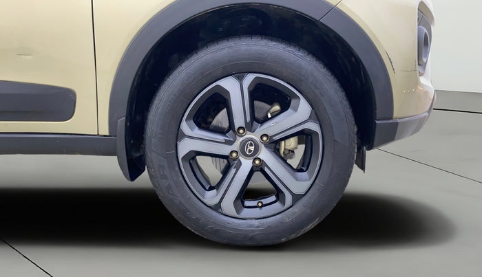 2022 Tata NEXON XZA PLUS (PREMIUM) KAZIRANGA DIESEL, Diesel, Automatic, 68,688 km, Right Front Wheel