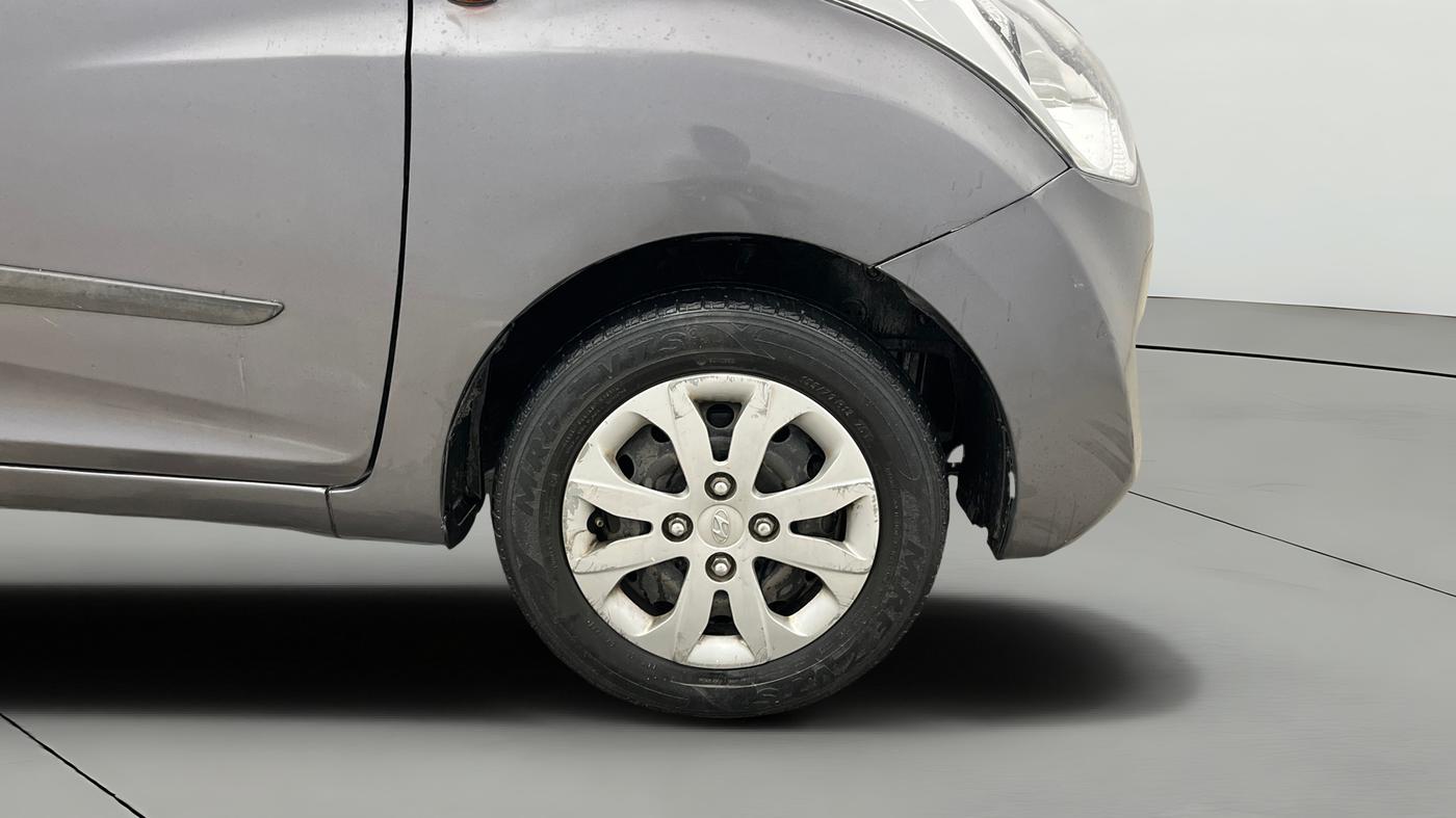 2018 Hyundai Eon MAGNA +, Petrol, Manual, 1,16,115 km, Right Front Wheel