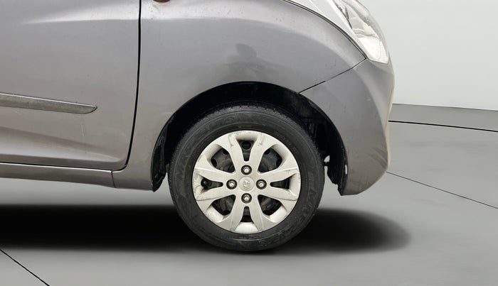 2018 Hyundai Eon MAGNA +, Petrol, Manual, 1,15,998 km, Right Front Wheel