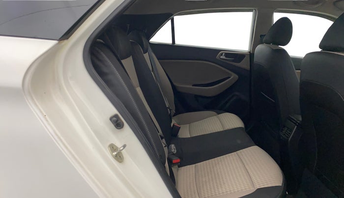 2018 Hyundai Elite i20 ASTA 1.2, Petrol, Manual, 47,319 km, Right Side Rear Door Cabin