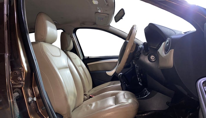 2014 Renault Duster RXL PETROL, Petrol, Manual, 37,765 km, Right Side Front Door Cabin