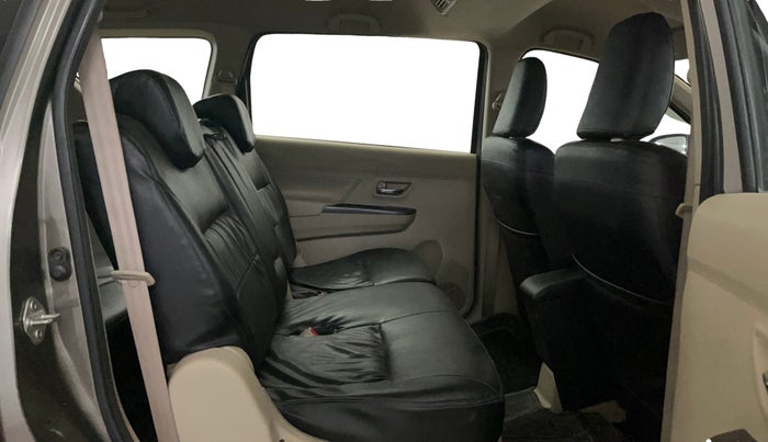 2018 Maruti Ertiga VXI SHVS, Petrol, Manual, 84,509 km, Right Side Rear Door Cabin