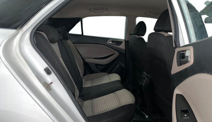 2018 Hyundai Elite i20 ASTA 1.2 (O), Petrol, Manual, 47,030 km, Right Side Rear Door Cabin