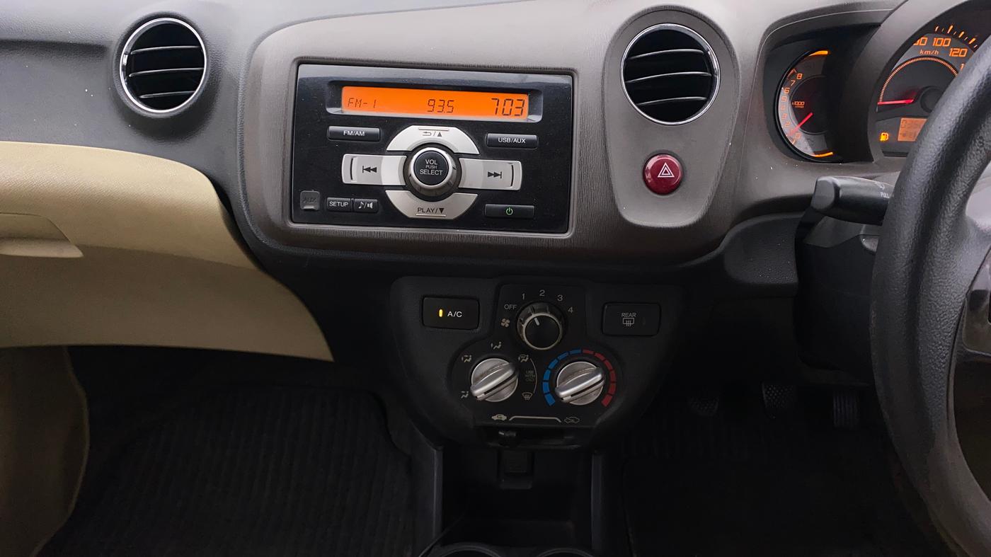 2013 Honda Brio S MT, Petrol, Manual, 35,091 km, Air Conditioner