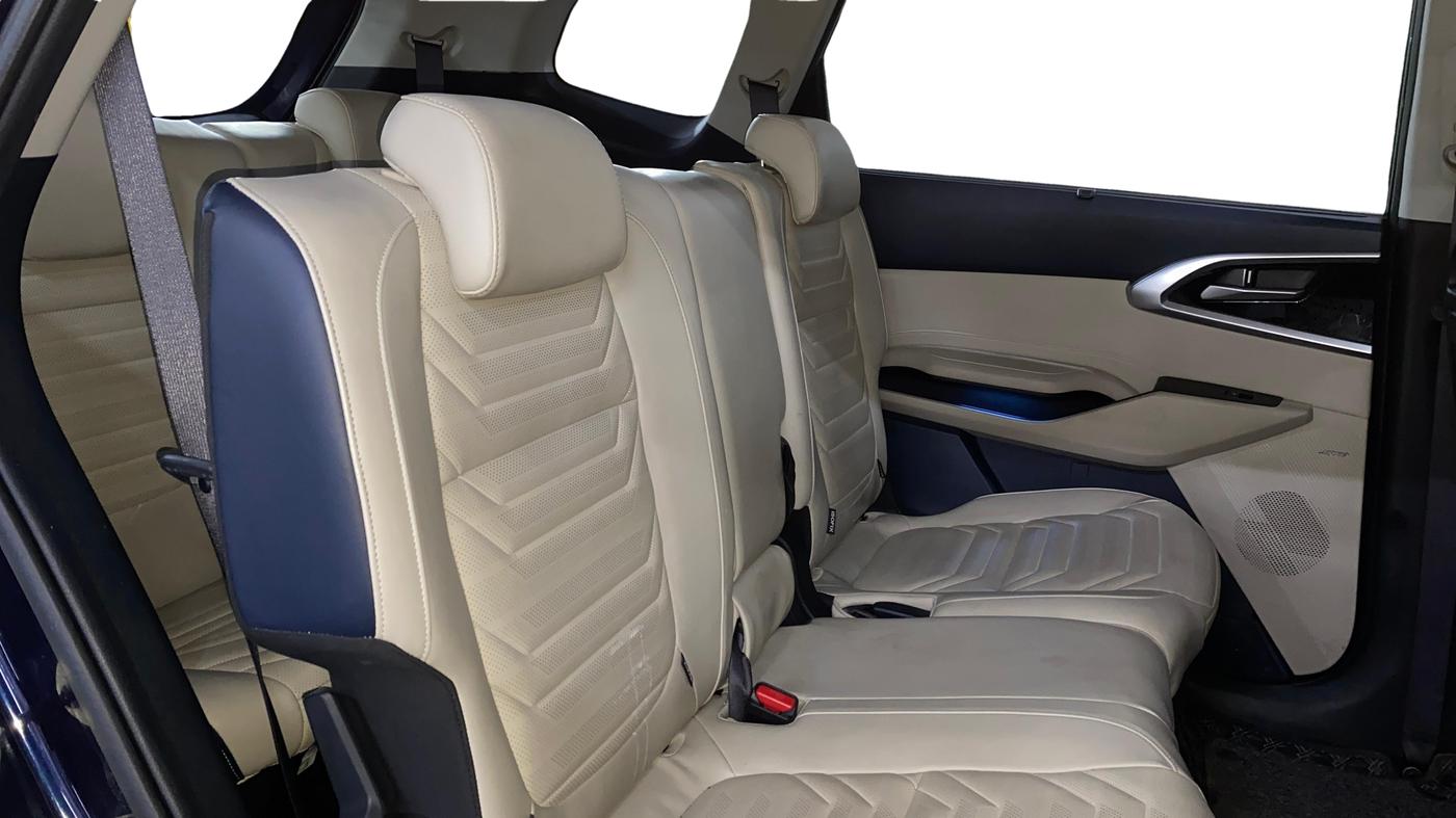 2022 KIA CARENS LUXURY PLUS 1.4 PETROL 7 STR, Petrol, Manual, 42,324 km, Right Side Rear Door Cabin