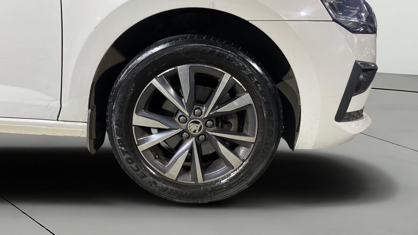 2023 Skoda SLAVIA STYLE 1.0L TSI AT, Petrol, Automatic, 20,347 km, Right Front Wheel