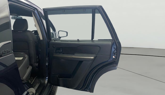 2017 Tata Hexa XT 4X4 7 STR, Diesel, Manual, 76,356 km, RHS Rear Door