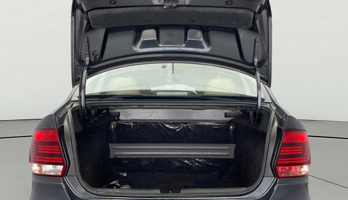 2017 Volkswagen Vento 1.2 TSI HIGHLINE PLUS AT, Petrol, Automatic, 92,325 km, Boot Door Open