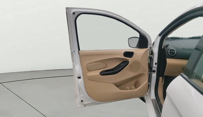 2015 Ford Figo Aspire TITANIUM 1.2 PETROL, Petrol, Manual, 51,631 km, LHS Front Door