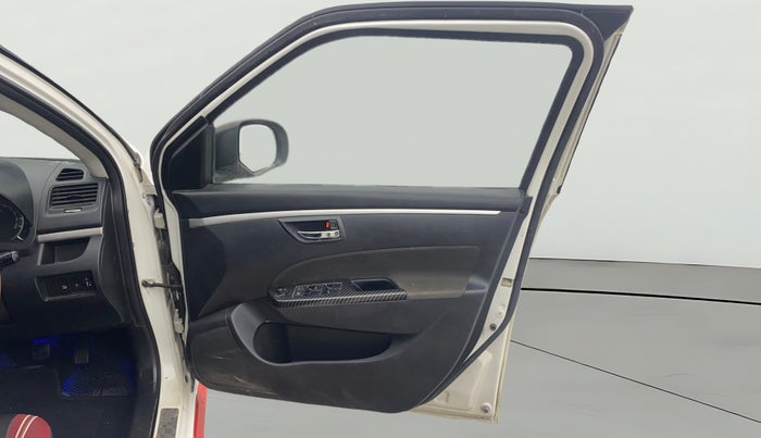 2016 Maruti Swift VXI, Petrol, Manual, 41,596 km, RHS Front Door