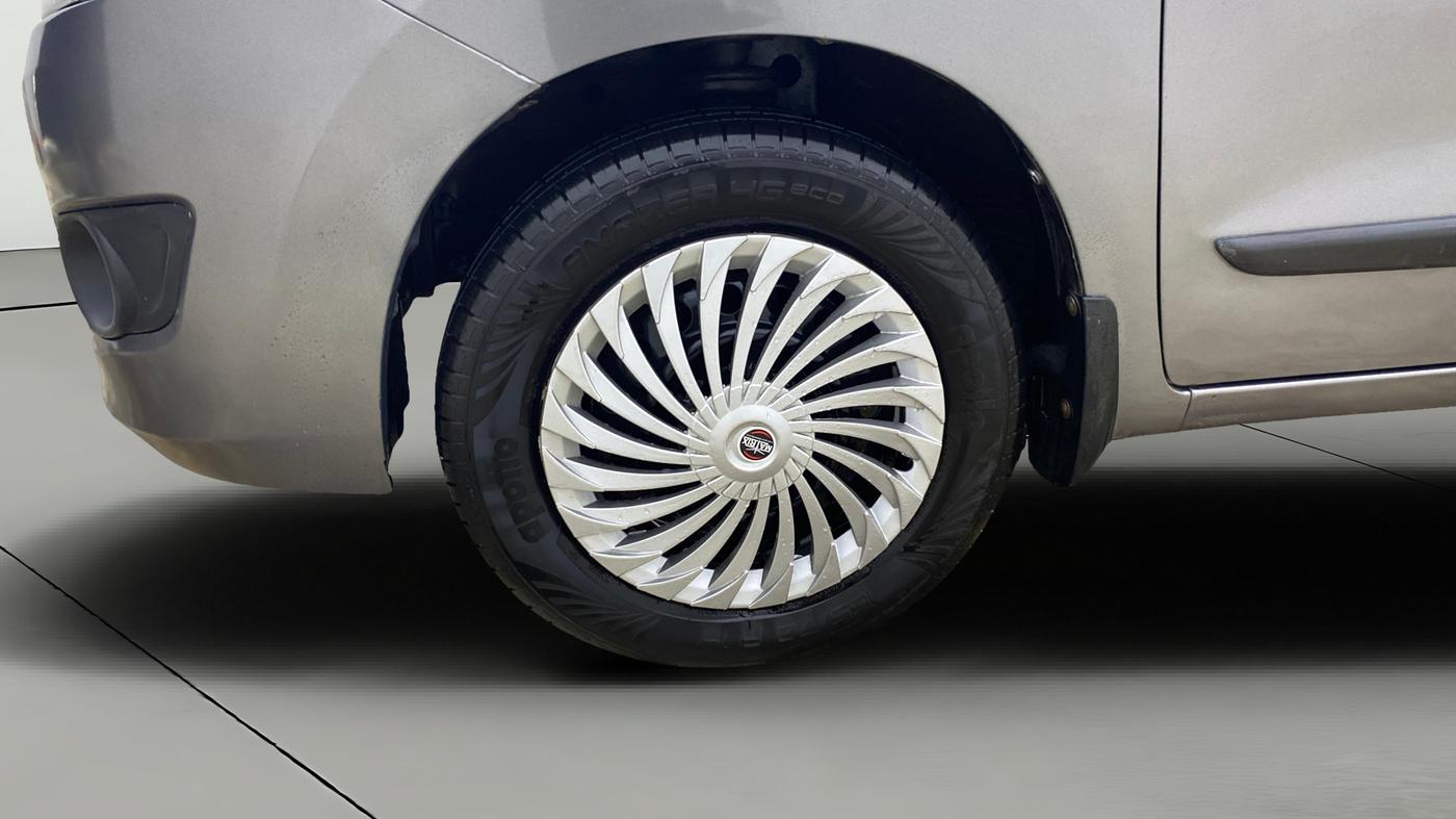 2014 Maruti Wagon R 1.0 VXI, Petrol, Manual, 68,936 km, Left Front Wheel