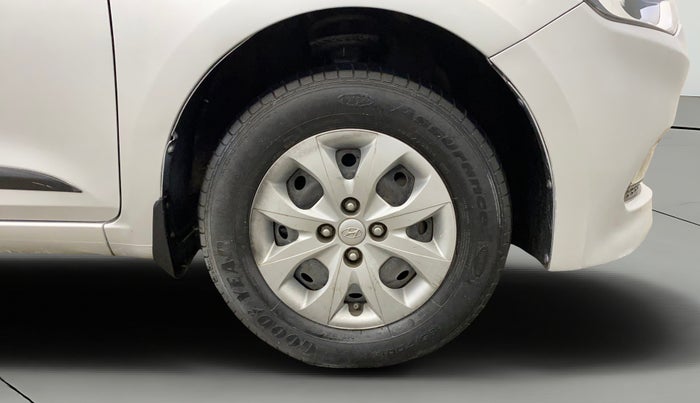 2017 Hyundai Elite i20 SPORTZ 1.2, Petrol, Manual, 42,150 km, Right Front Wheel