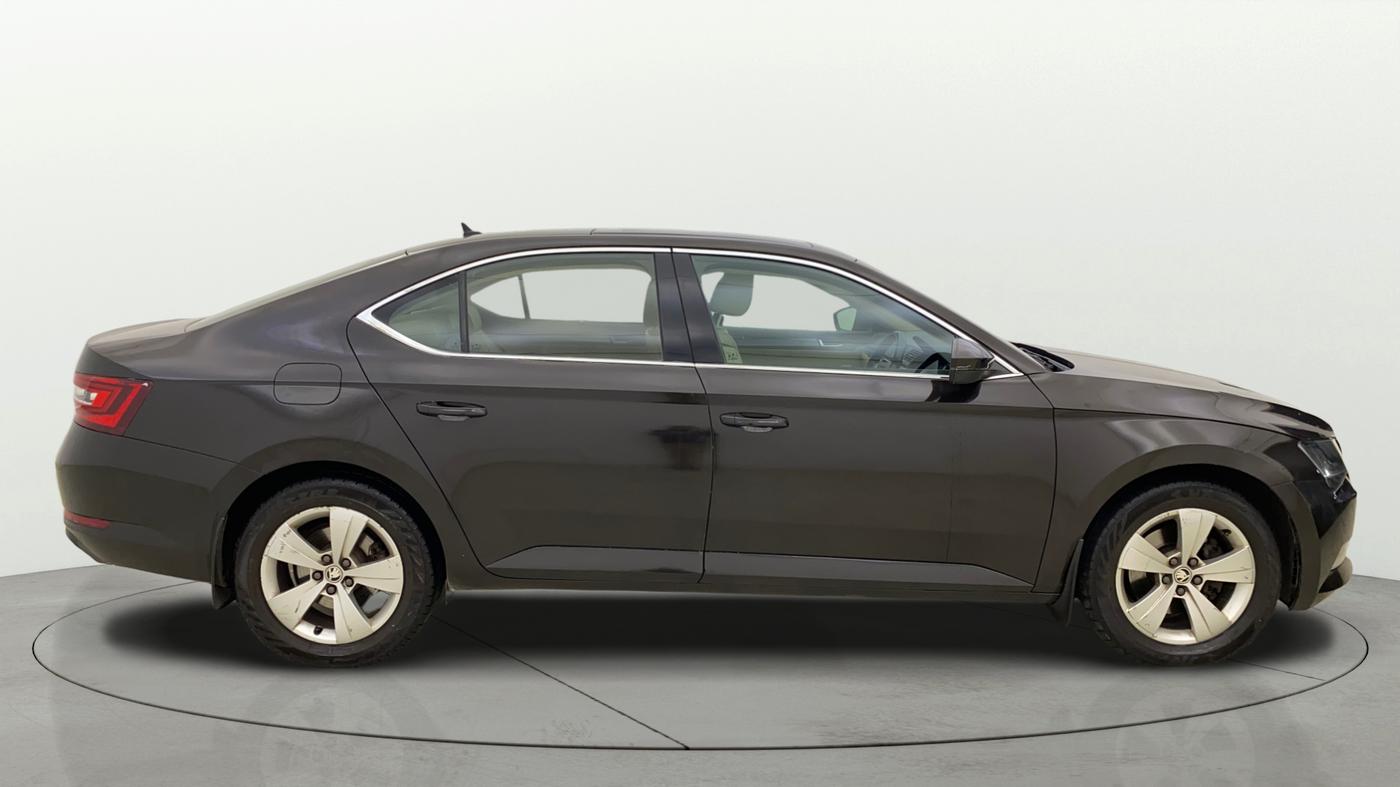 2018 Skoda Superb STYLE 1.8 TSI AT, Petrol, Automatic, 77,473 km, Right Side View