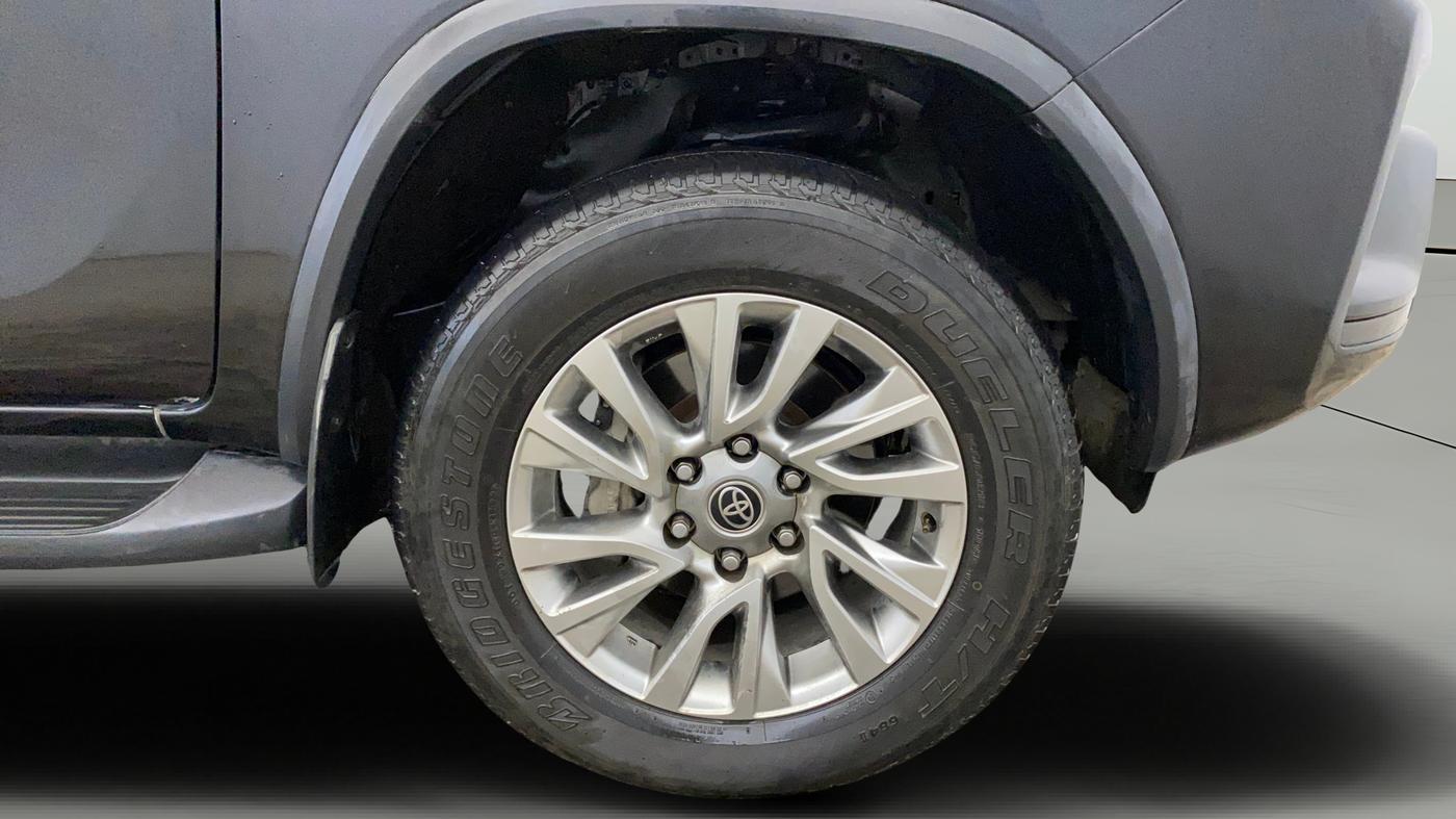 2023 Toyota Fortuner 4X4 AT 2.8 DIESEL, Diesel, Automatic, 83,884 km, Right Front Wheel