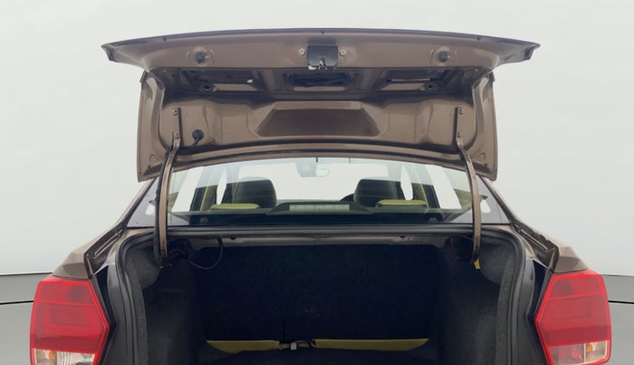 2016 Volkswagen Ameo HIGHLINE1.2L, Petrol, Manual, 66,761 km, Boot Door Open