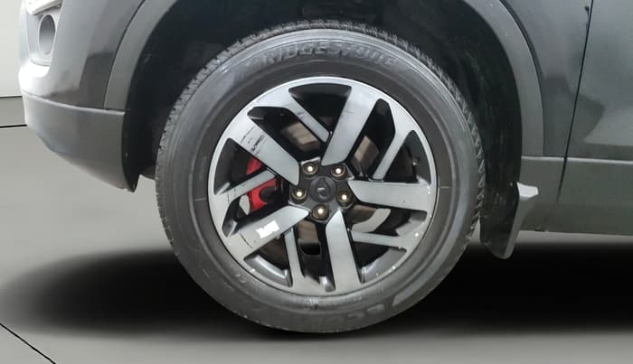 2023 Tata Safari XZ PLUS 2.0L RED DARK EDITION 7 STR MT, Diesel, Manual, 38,406 km, Left Front Wheel