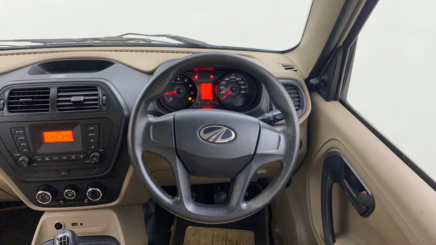 2019 Mahindra TUV300 T6 PLUS, Diesel, Manual, 66,090 km, Steering Wheel Close Up