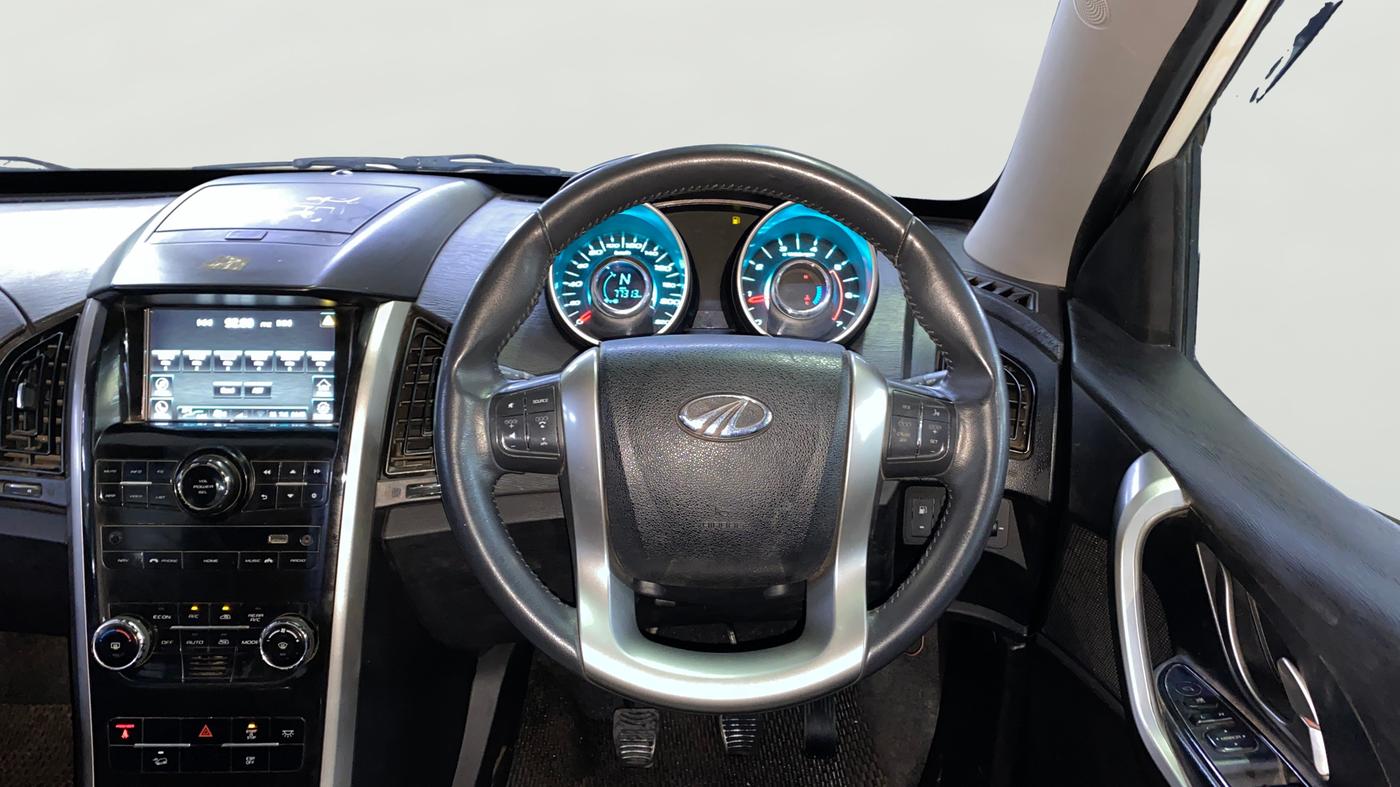 2019 Mahindra XUV500 W9, Diesel, Manual, 77,303 km, Steering Wheel Close Up