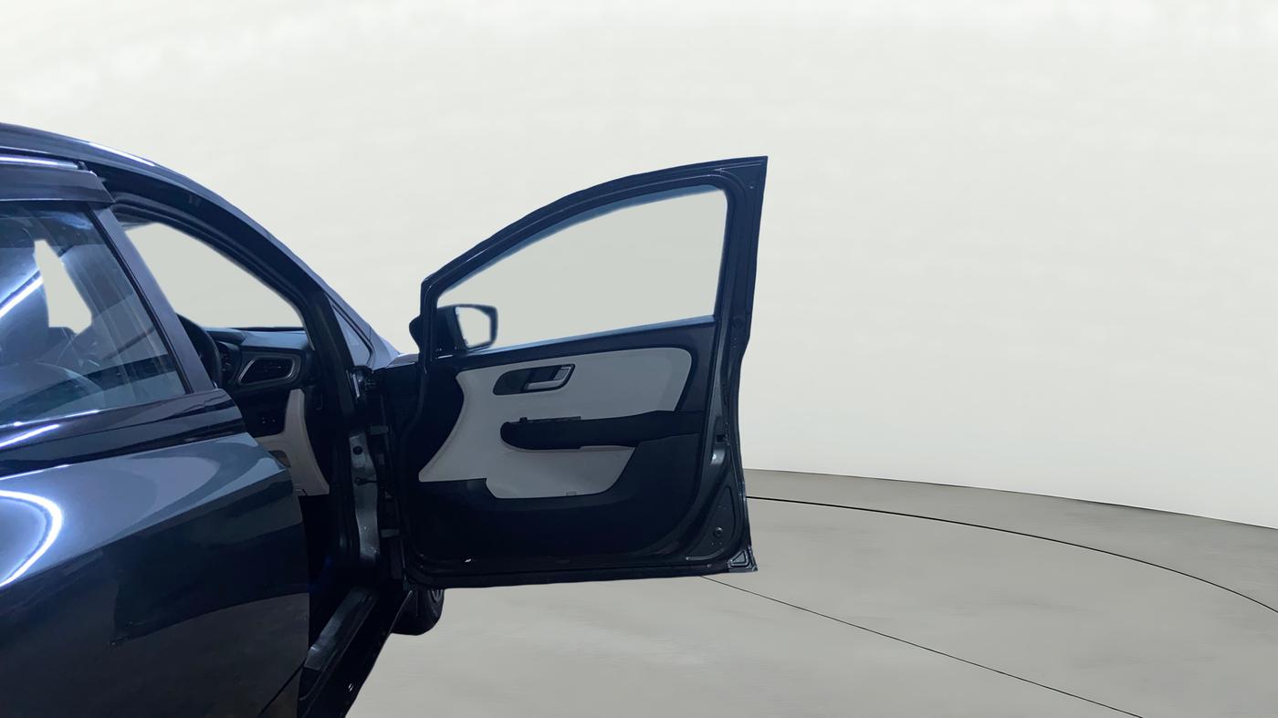 2025 Tata ALTROZ XZ PLUS PETROL, Petrol, Manual, 9,170 km, RHS Front Door
