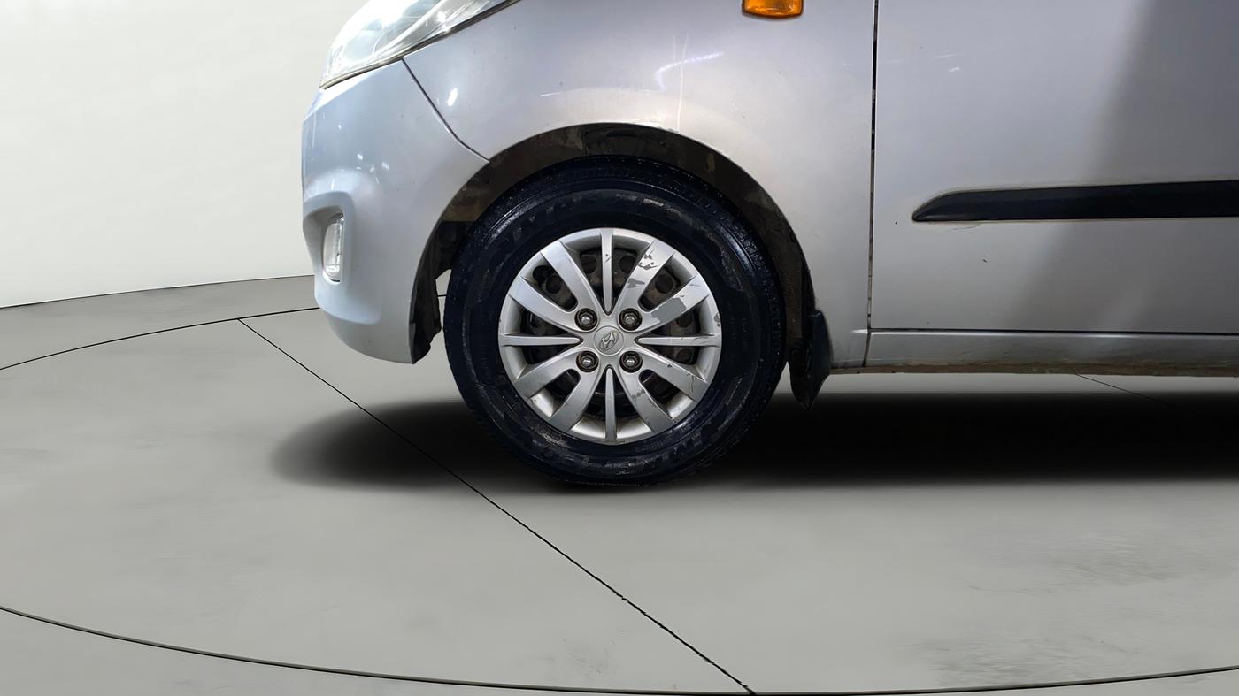 2015 Hyundai i10 SPORTZ 1.1, Petrol, Manual, 28,145 km, Left Front Wheel