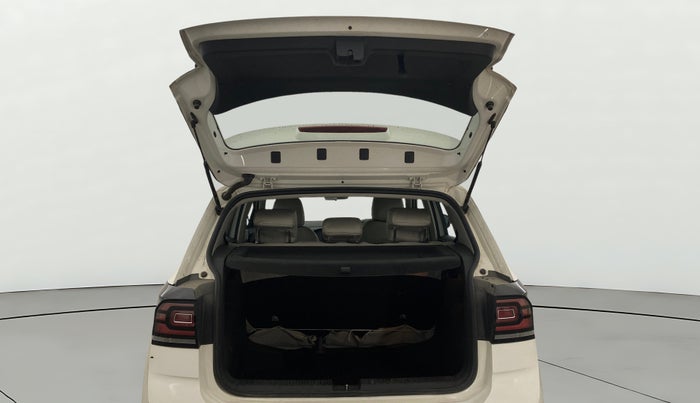 2022 Volkswagen TAIGUN COMFORTLINE 1.0 TSI MT, Petrol, Manual, 29,920 km, Boot Door Open