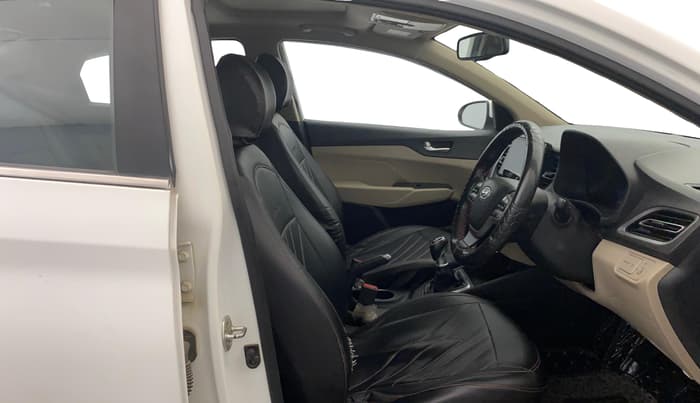 2022 Hyundai Verna SX 1.5 VTVT, Petrol, Manual, 37,361 km, Right Side Front Door Cabin