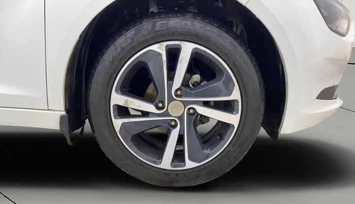 2023 Tata ALTROZ XZ PLUS PETROL, Petrol, Manual, 10,000 km, Right Front Wheel