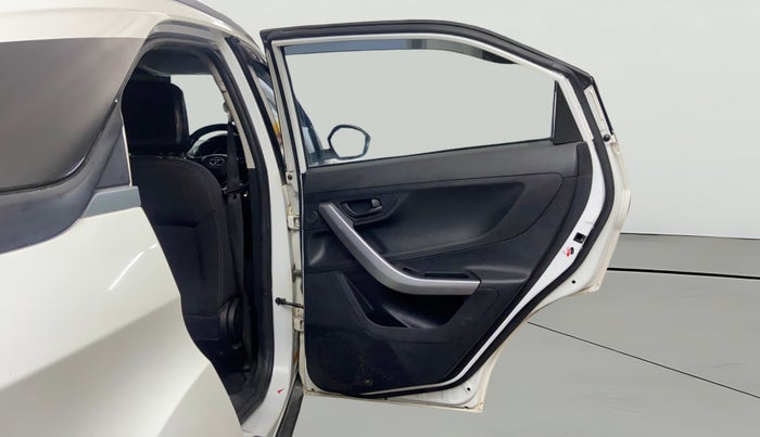 2022 Tata NEXON XM SUNROOF PETROL, Petrol, Manual, 73,700 km, RHS Rear Door