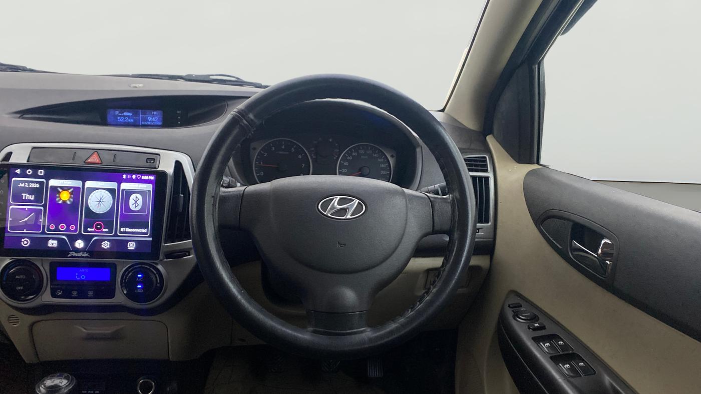2013 Hyundai i20 MAGNA (O) 1.2, Petrol, Manual, 63,913 km, Steering Wheel Close Up