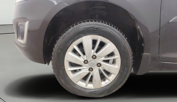 2015 Maruti Swift ZXI, Petrol, Manual, 1,12,676 km, Left Front Wheel