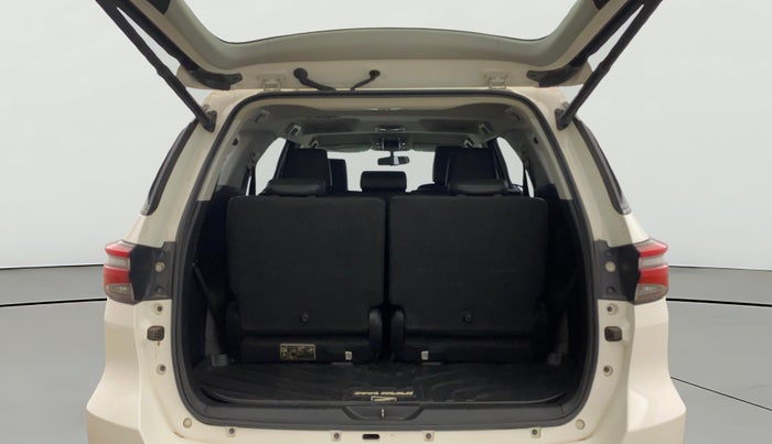 2024 Toyota Fortuner 4X2 MT 2.7 PETROL, Petrol, Manual, 22,651 km, Boot Open Zoomed View