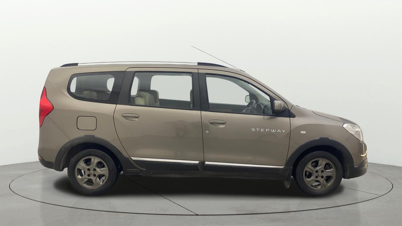2015 Renault Lodgy 110 PS RXZ STEPWAY 7 STR, Diesel, Manual, 88,207 km, Right Side View