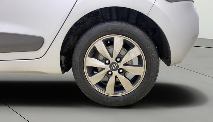 2017 Hyundai Grand i10 MAGNA AT 1.2 KAPPA VTVT, Petrol, Automatic, 27,080 km, Left Rear Wheel