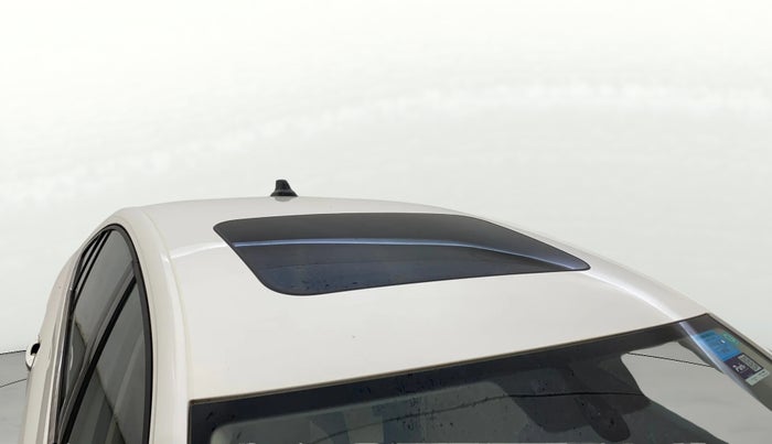 2022 Skoda SLAVIA STYLE 1.0L TSI MT, Petrol, Manual, 27,130 km, Roof