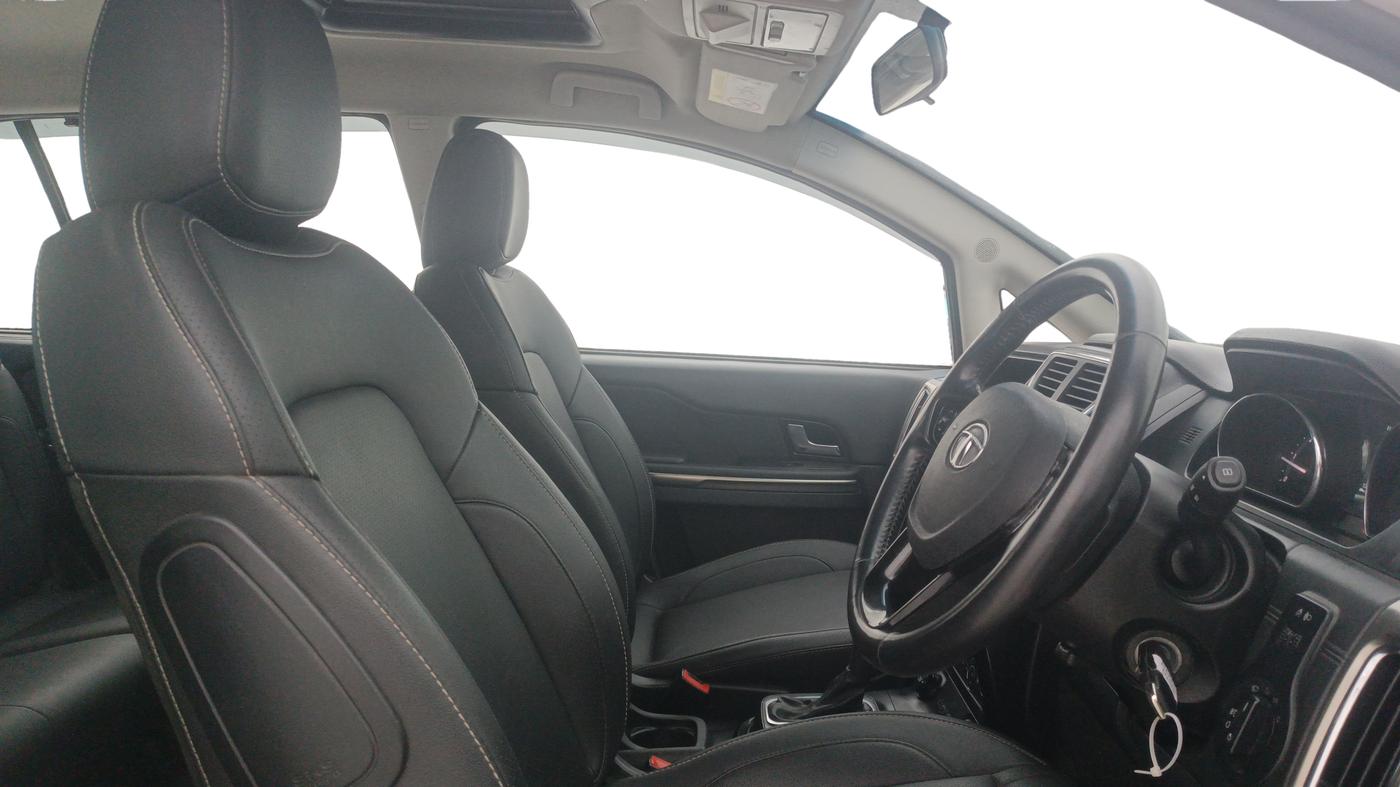 2019 Tata Hexa XTA 4X2 7 STR, Diesel, Automatic, 91,121 km, Right Side Front Door Cabin