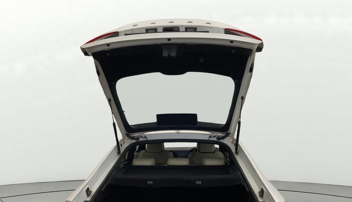 2022 Skoda Octavia STYLE 2.0, Petrol, Automatic, 47,591 km, Boot Door Open