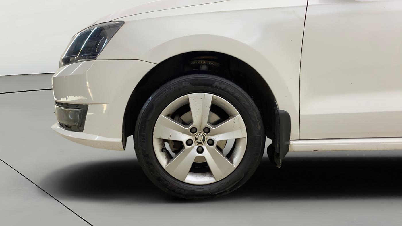 2019 Skoda Rapid AMBITION 1.6 MPI AT, Petrol, Automatic, 28,819 km, Left Front Wheel