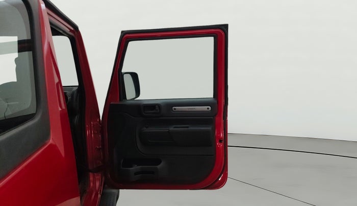 2021 Mahindra Thar LX HT PETROL 4WD MT, Petrol, Manual, 81,382 km, RHS Front Door