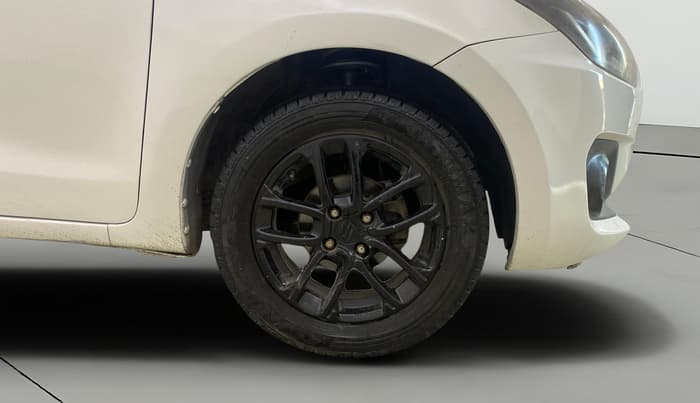 2018 Maruti Swift ZXI AMT, CNG, Automatic, 1,17,441 km, Right Front Wheel